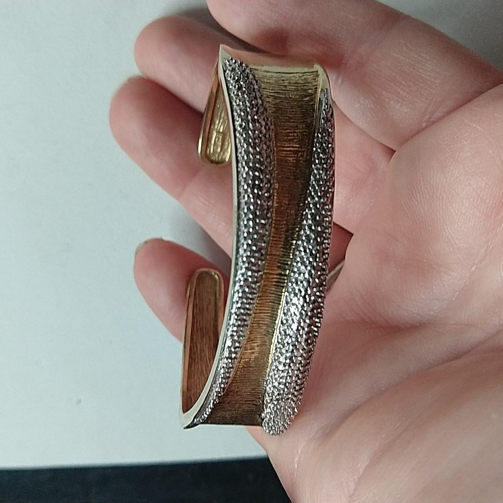 Diamond chip 925 sterling silver gold plated cuff bracelet diamond cut